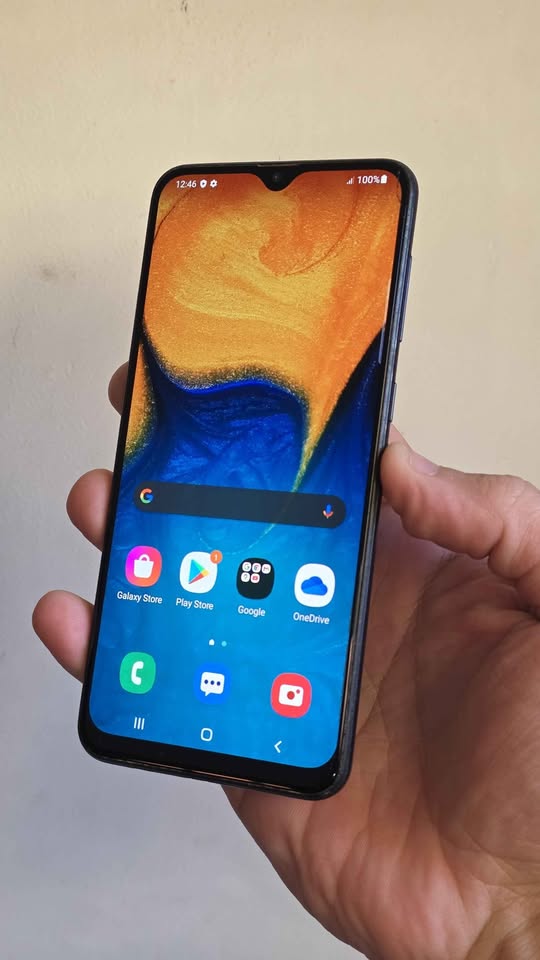 Vendo Samsung A20 libre 32gb 3ram huella , NO PERMUTO.