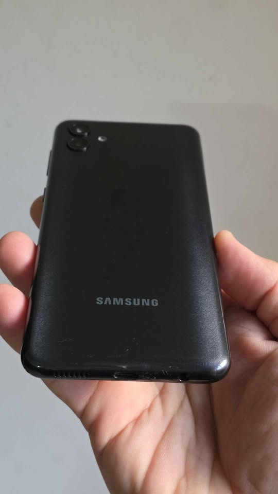 Vendo Samsung A04 libre 64gb 4ram huella , IMPECABLE , NO PERMUTO