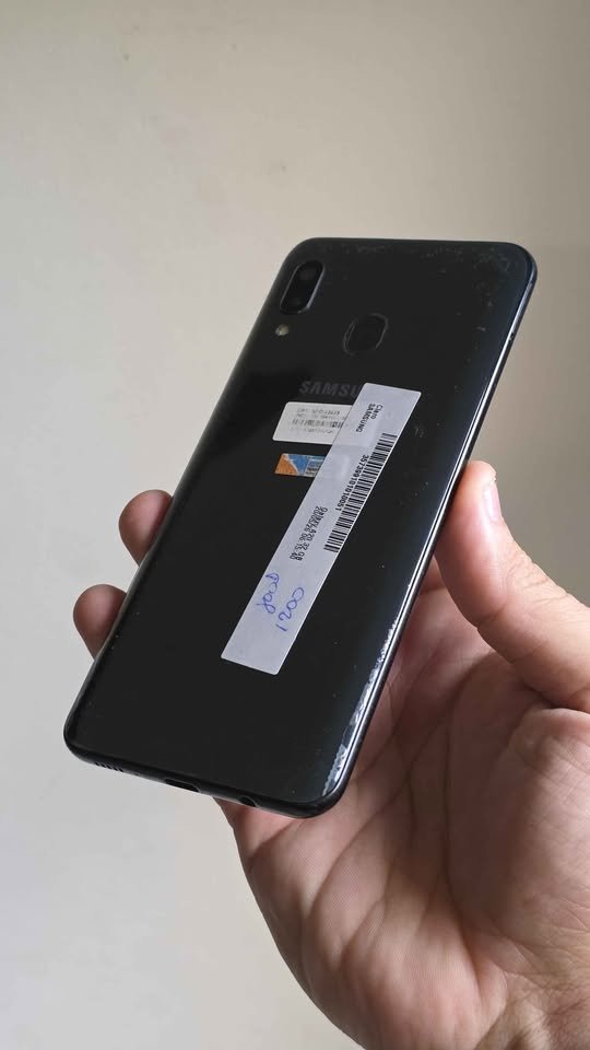 Vendo Samsung A20 libre 32gb 3ram huella, IMPECABLE , NO PERMUTO