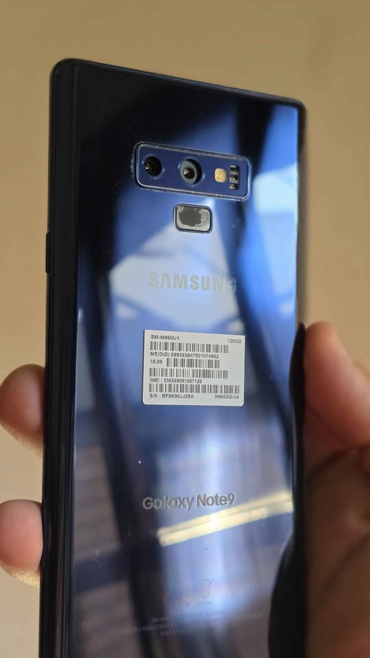 Vendo Samsung Note 9 libre 128gb 6ram nfc , MINIMO DETALLE VIDRIO , NO PERMUTO