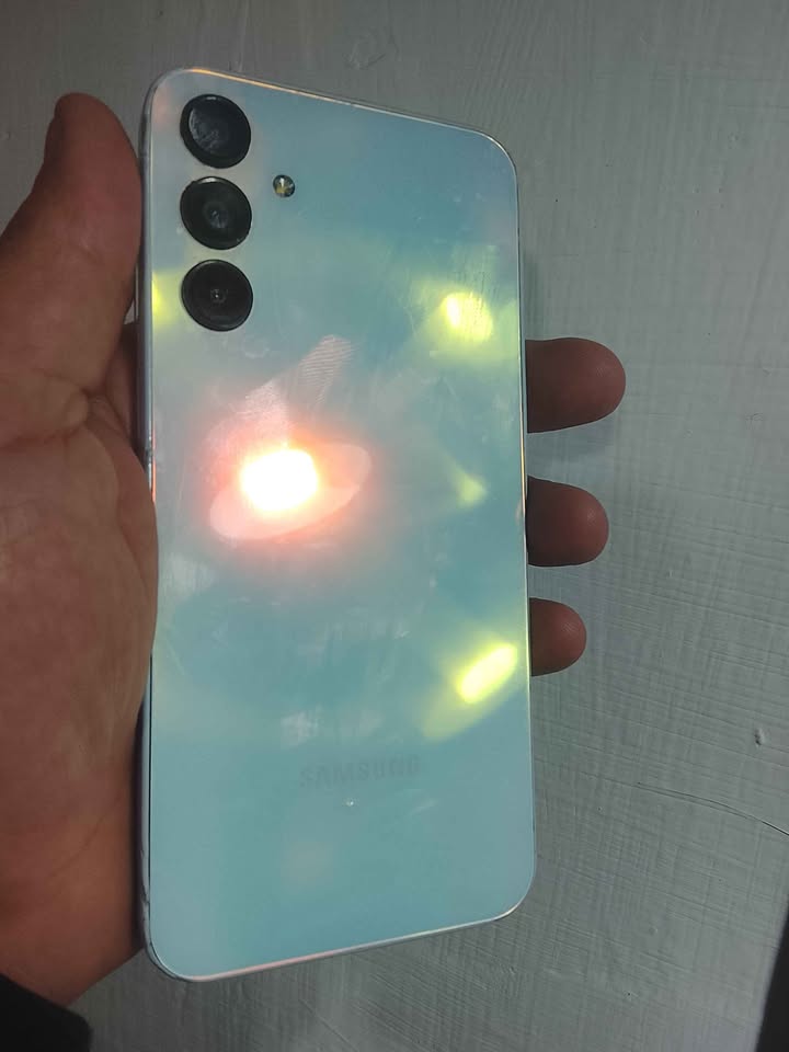 📱 Samsung Galaxi A15 ✅ Memoria: 128 GB ✅ Libre de fábrica 📍 Retiro por CABA
