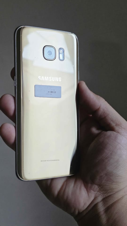 Vendo Samsung S7 EDGE libre 32gb 4ram huella nfc , IMPECABLE , NO PERMUTO