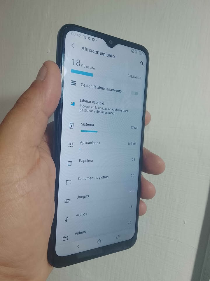 📱 TCL 408 ✅ 64 GB de almacenamiento ✅ Libre de fabrica 📍 Estamos en CABA.