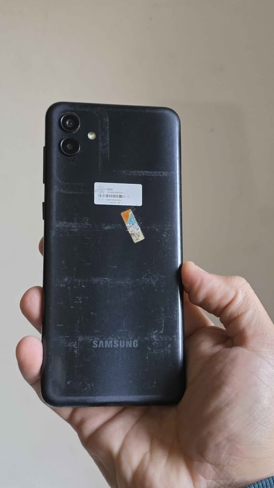 Vendo Samsung A04 libre 32gb 3ram , MINIMO DETALLE VIDRIO , NO PERMUTO