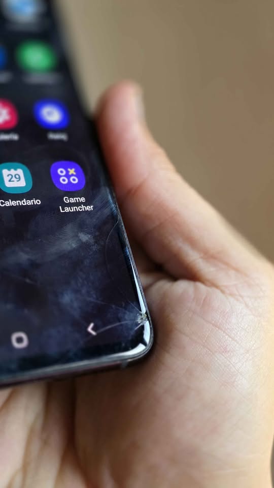 Vendo Samsung S10E libre 128gb 6ram nfc MINIMO DETALLE VIDRIO Y TAPA , NO PERMUTO
