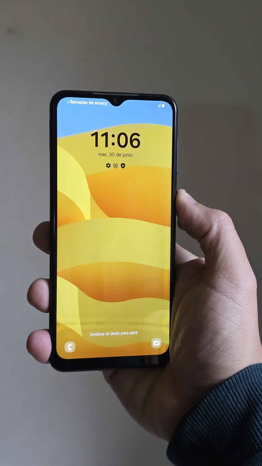 Vendo Samsung A04 libre 32gb 3ram , MINIMO DETALLE VIDRIO , NO PERMUTO