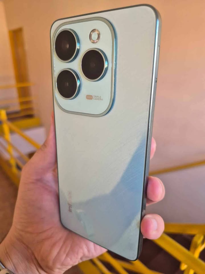 Infinix Hot 40 Pro Dual SIM 256 Gb y 8 De Ram. Libre de fabrica. Impecable! Chip físico