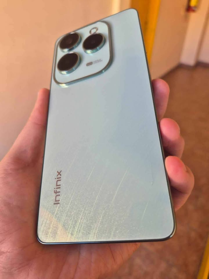 Infinix Hot 40 Pro Dual SIM 256 Gb y 8 De Ram. Libre de fabrica. Impecable! Chip físico