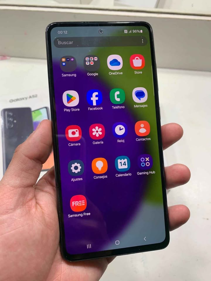 Vendo Samsung a52 en caja libre de fabrica!
