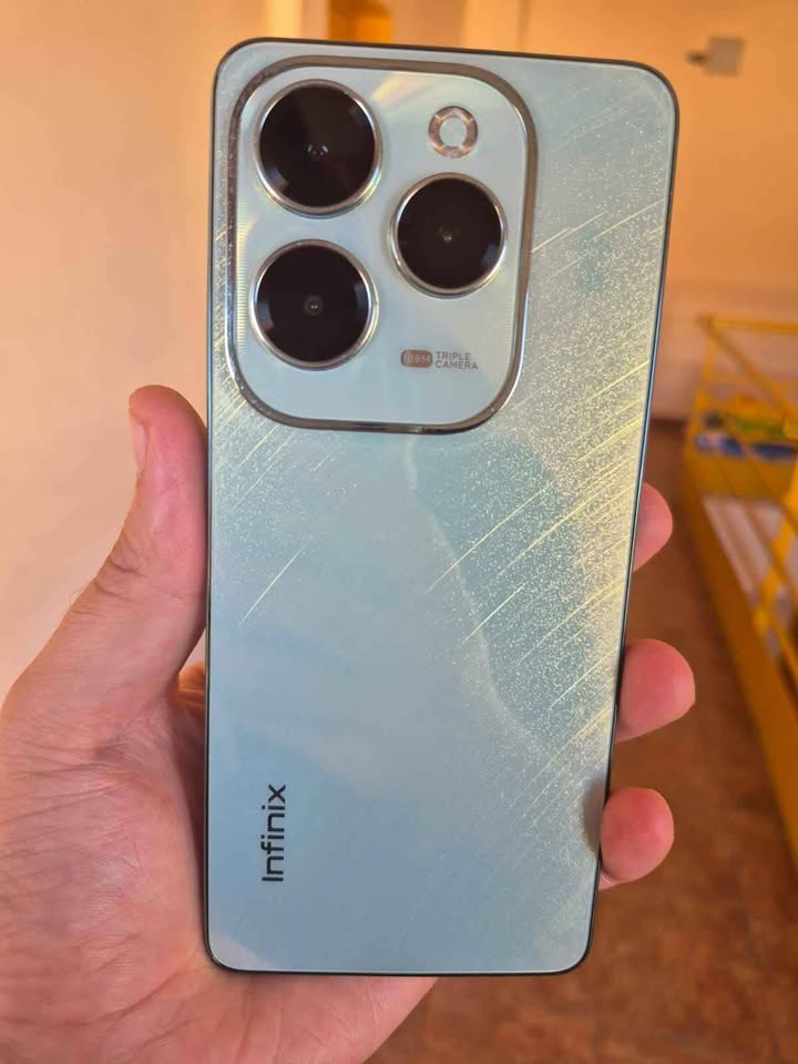 Infinix Hot 40 Pro Dual SIM 256 Gb y 8 De Ram. Libre de fabrica. Impecable! Chip físico