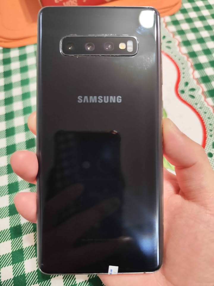 Samsung S10 Plus 128GB 8GB RAM Libre de fábrica $200.000