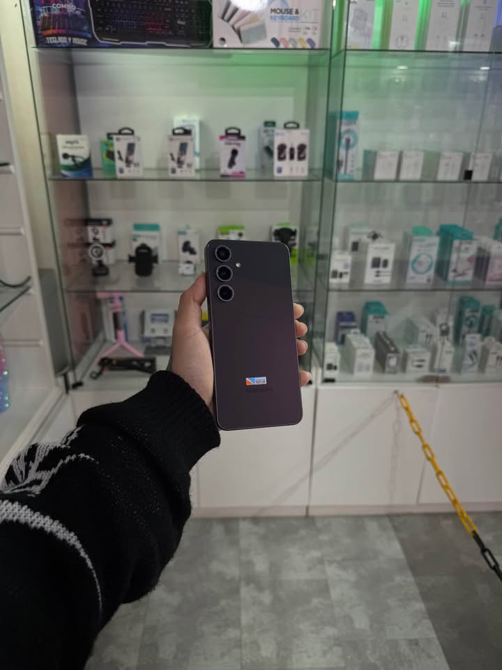 Samsung S24FE