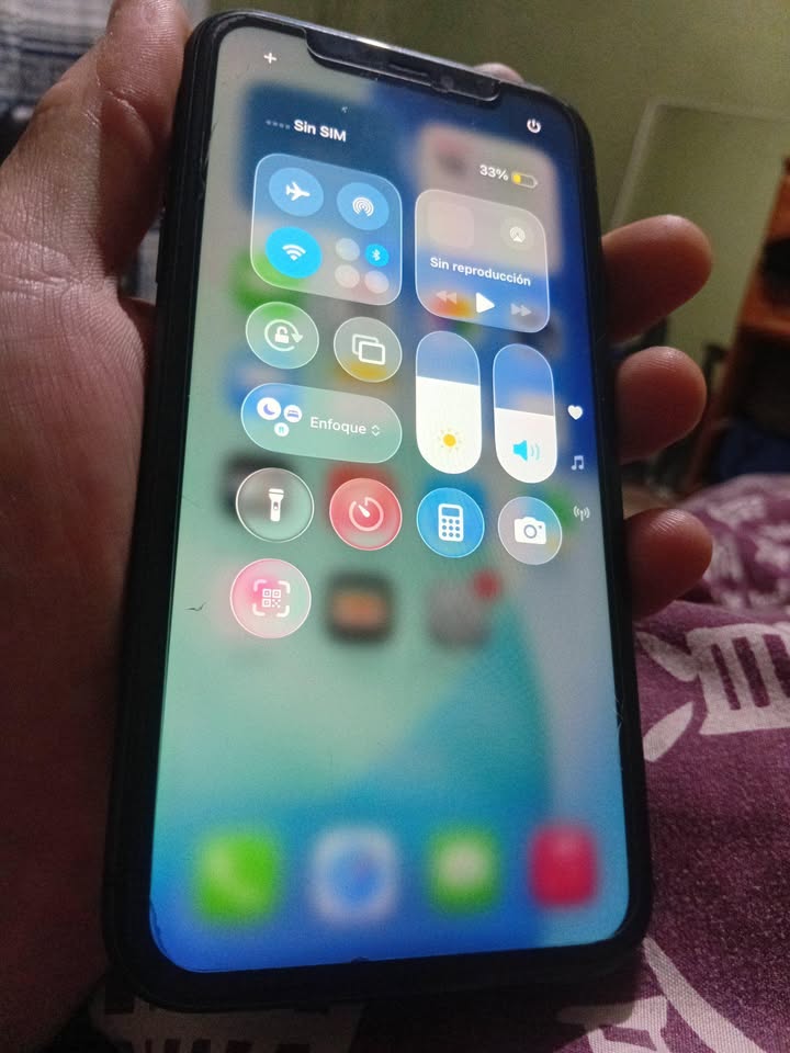 Impecable sin detalles le nada todo face ID libre esim batería al 0 $280.000 vendo soy de lomas