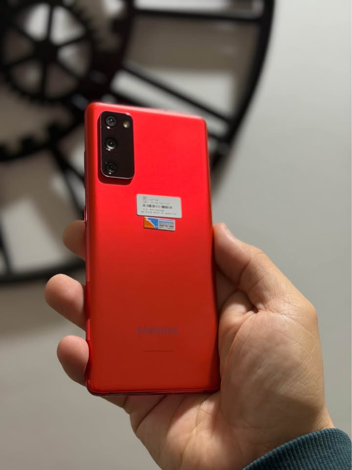 Vendo Samsung S20FE 5G libre 128gb 6ram NFC , IMPECABLE