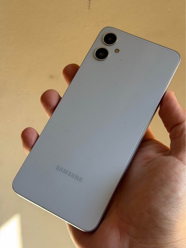 Vendo Samsung A05 libre 64gb 4ram huella , IMPECABLE, NO PERMUTO
