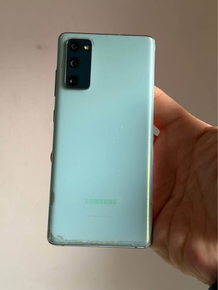 Vendo Samsung S20FE libre 128gb 6ram NFC , IMPECABLE , NO PERMUTO
