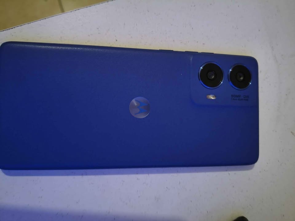 VENDO MOTO G85 5G LIBRE ESIM!