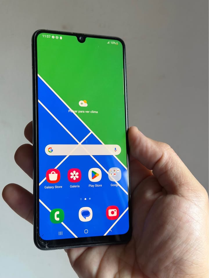 Vendo Samsung A32 libre 128gb 4ram MÍNIMO DETALLE VIDRIO , NO PERMUTO