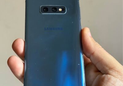 Vendo Samsung S10e libre 128gb 6ram NFC mínimo detalle manchita no influye , NO PERMUTO