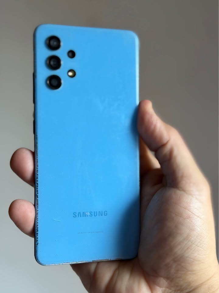 Vendo Samsung A32 libre 128gb 4ram MÍNIMO DETALLE VIDRIO , NO PERMUTO