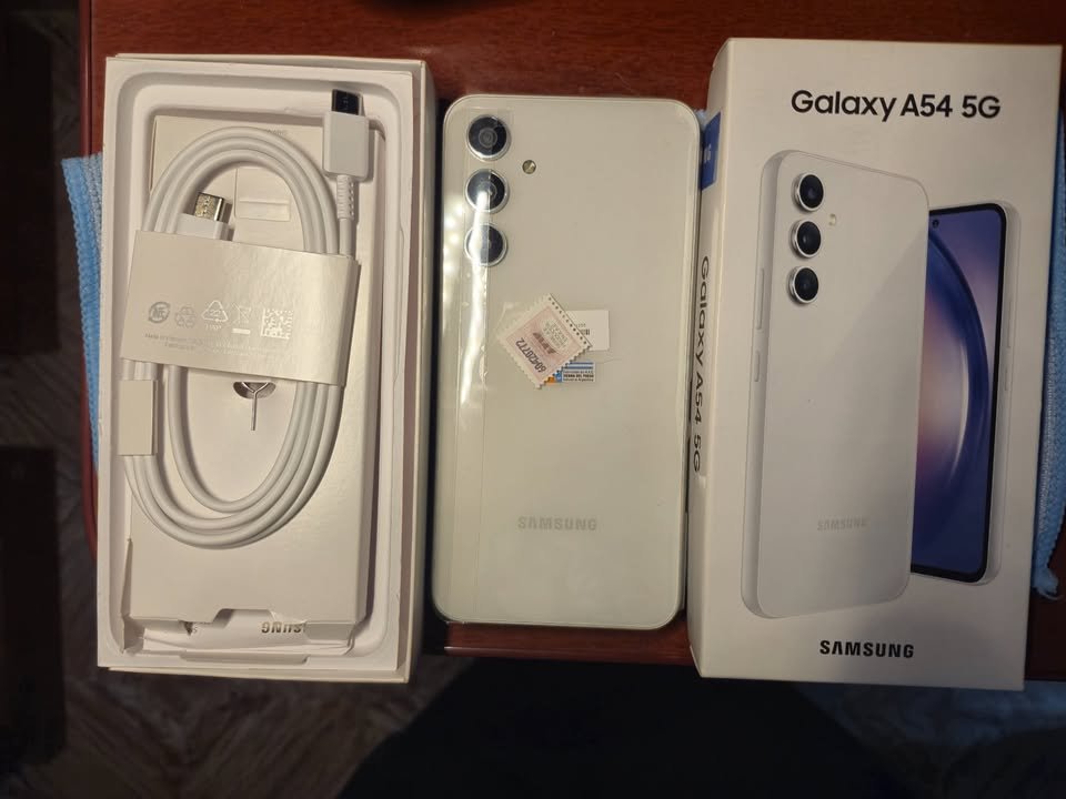 Samsung A54 5g 256 Gb 8 Gb Ram White (Usado) – SOLO EFECTIVO – NO SE PERMUTA. $ 500.000