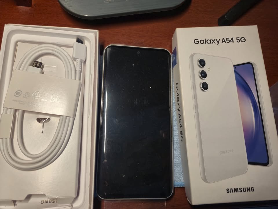 Samsung A54 5g 256 Gb 8 Gb Ram White (Usado) – SOLO EFECTIVO – NO SE PERMUTA. $ 500.000