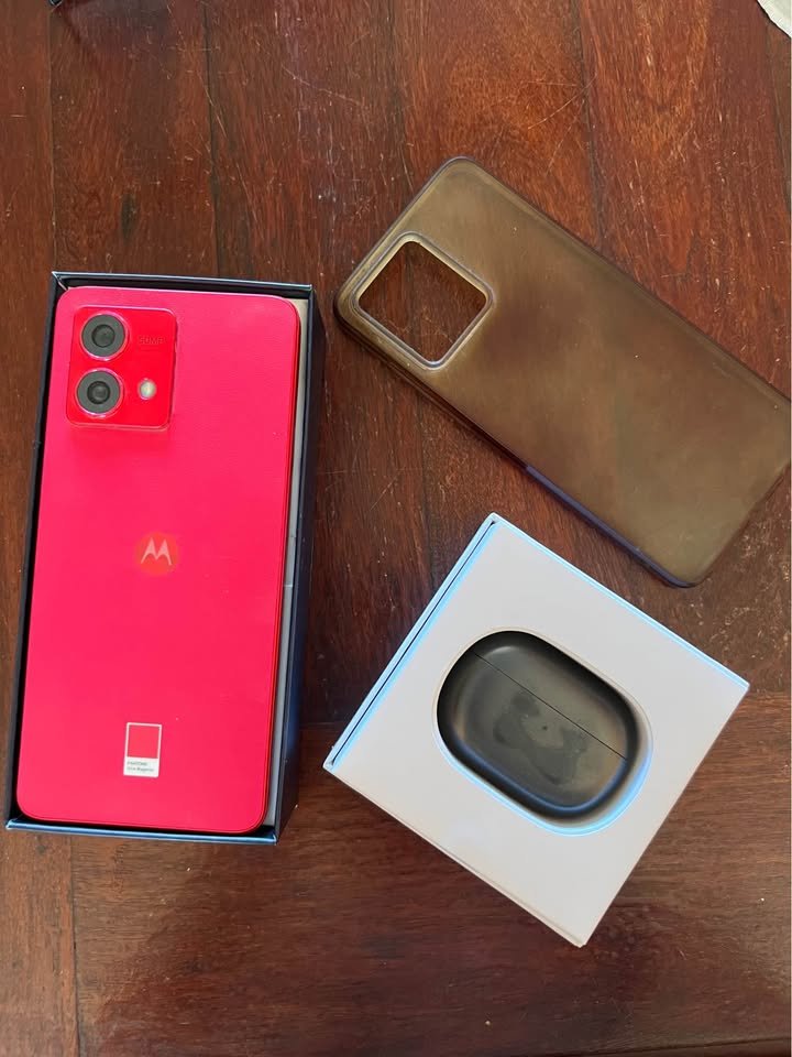 Moto G84+Redmi Buds Pro 4