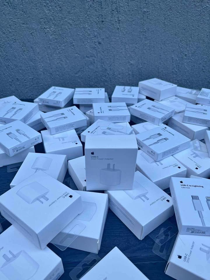 25.000 20W USB-C + Cable Lightning