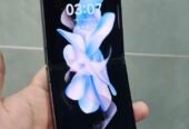 Samsung Zflip4, Libre Esim, 256gb/8gb de ram. Con detalles tal cual las fotos..
