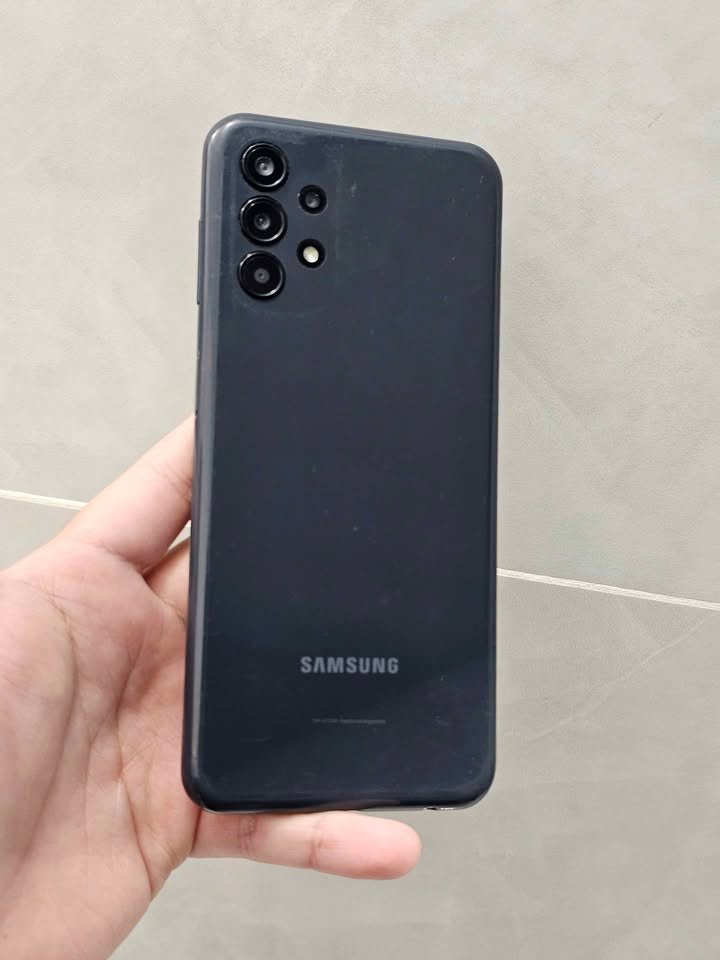 Samsung A13, Libre para cualquier empresa, 128gb/4gb de ram.