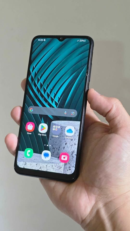Vendo Samsung A04E libre 64gb 4ram MINIMO DETALLE VIDRIO , NO PERMUTO