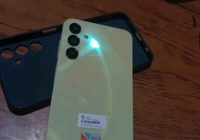 Permuto Samsung Galaxy A15 128 GB color amarillo. Está como nuevo