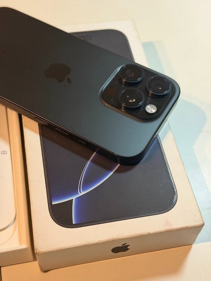 Iphone 16 Pro 128 GB Black Titanium COMPLETO