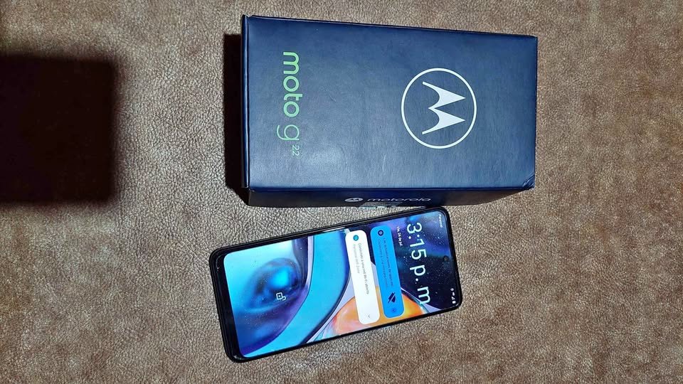 Motorola Moto G22 con Templado y Cargador liquido