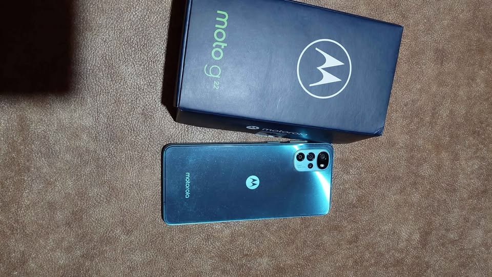 Motorola Moto G22 con Templado y Cargador liquido