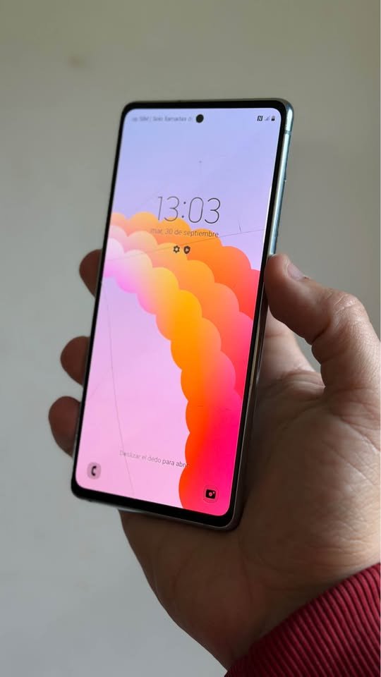 Vendo Samsung S20FE LIBRE 128gb 6ram NFC , MÍNIMO DETALLE VIDRIO , NO PERMUTO