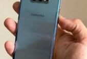 Vendo Samsung S10e libre 128gb 6ram NFC , MÍNIMO DETALLE MANCHITA ARRIBA , NO PERMUTO