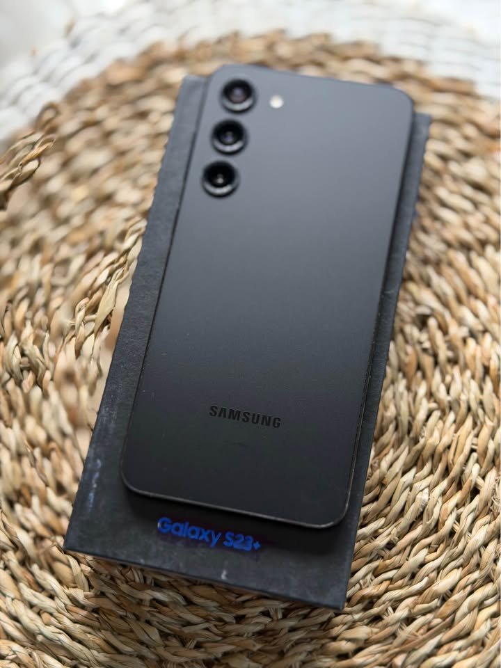 Vendo Samsung S23 plus libre 256gb 8ram IMPECABLE COMPLETO , NO PERMUTO