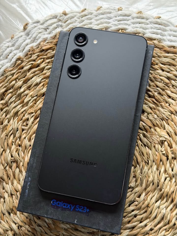 Vendo Samsung S23 plus libre 256gb 8ram IMPECABLE COMPLETO , NO PERMUTO