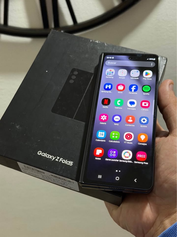 Vendo Samsung Z fold 5 libre 512gb 12ram IMPECABLE, NO PERMUTO, COMPLETO