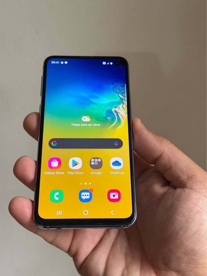 Vendo Samsung S10e libre 128gb 6ram NFC , MÍNIMO DETALLE MANCHITA ARRIBA , NO PERMUTO