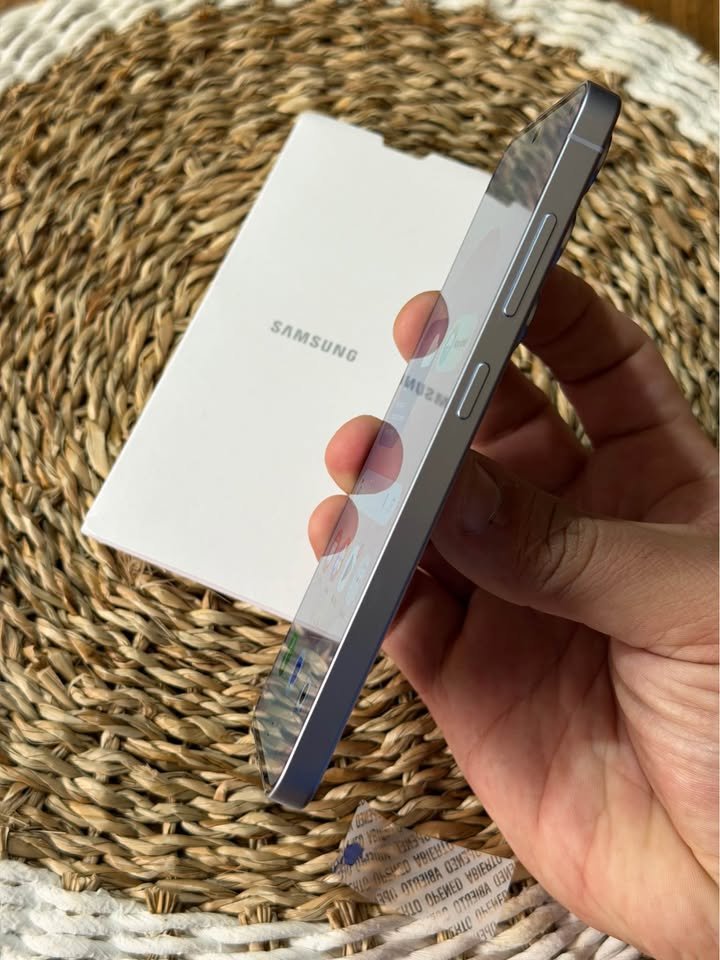 Vendo Samsung S25 libre 256gb 12ram , IMPECABLE NADA DE USO , COMPLETO , NO PERMUTO