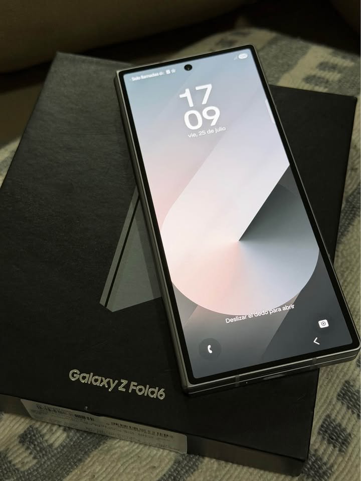 Vendo Samsung Z fold 6 libre 512gb 12ram IMPECABLE, COMPLETO, NO PERMUTO