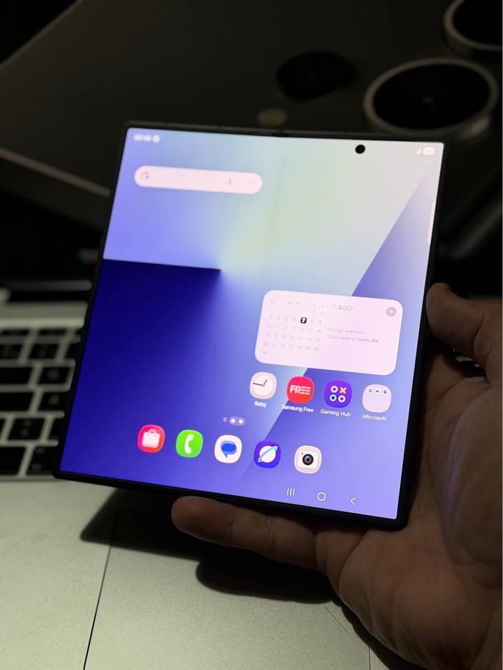 Vendo Samsung Z FOLD 7 libre 1TB 16RAM IMPECABLE CON SU CARGADOR , NO PERMUTO