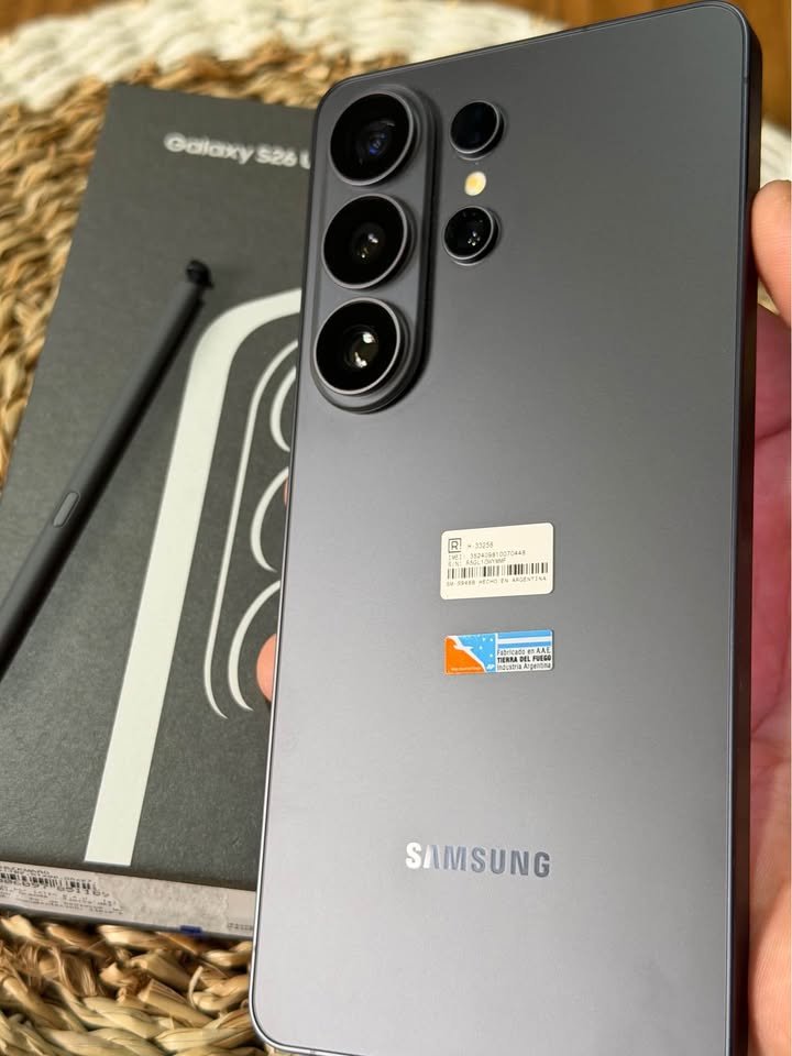Vendo Samsung S26 ultra libre 512gb 12ram , IMPECABLE , NADA DE USO , NO PERMUTO, COMPLETO