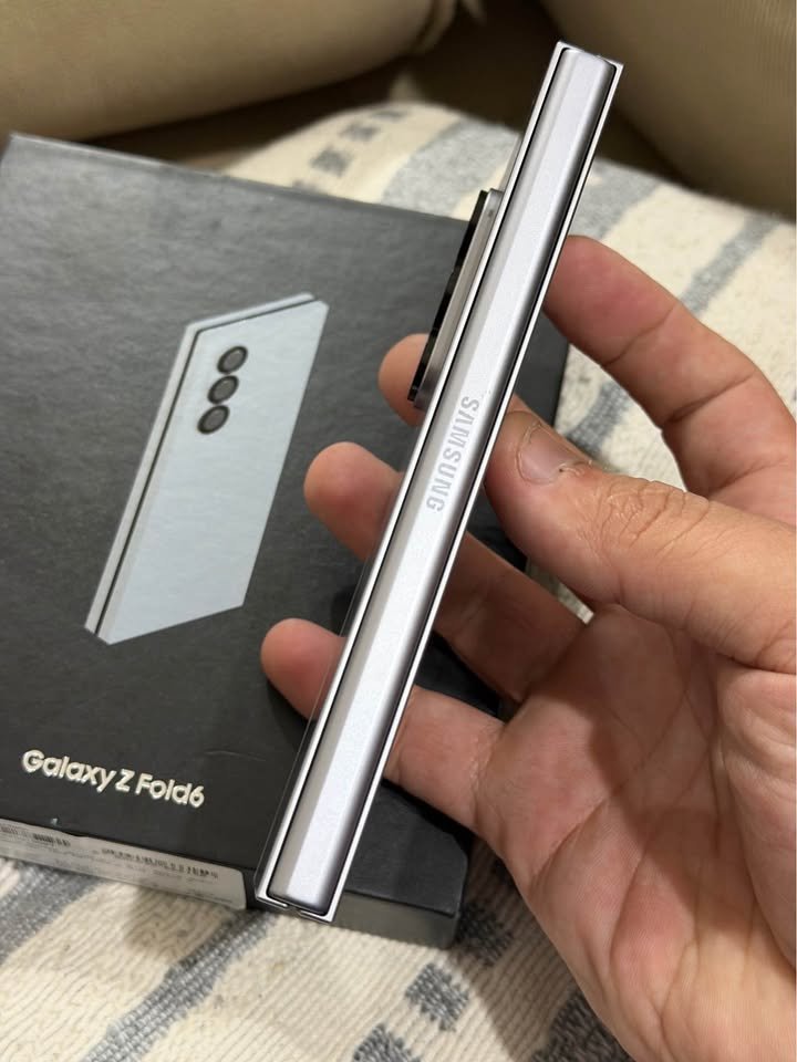 Vendo Samsung Z fold 6 libre 512gb 12ram IMPECABLE, COMPLETO, NO PERMUTO