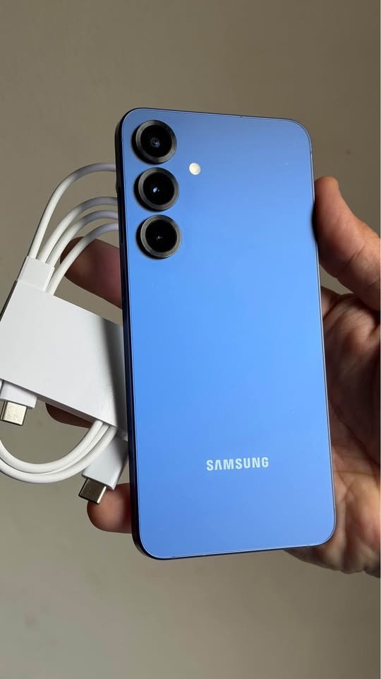 Vendo Samsung S25 plus libre 256gb 12ram IMPECABLE, NADA DE USO , COMPLETO , NO PERMUTO