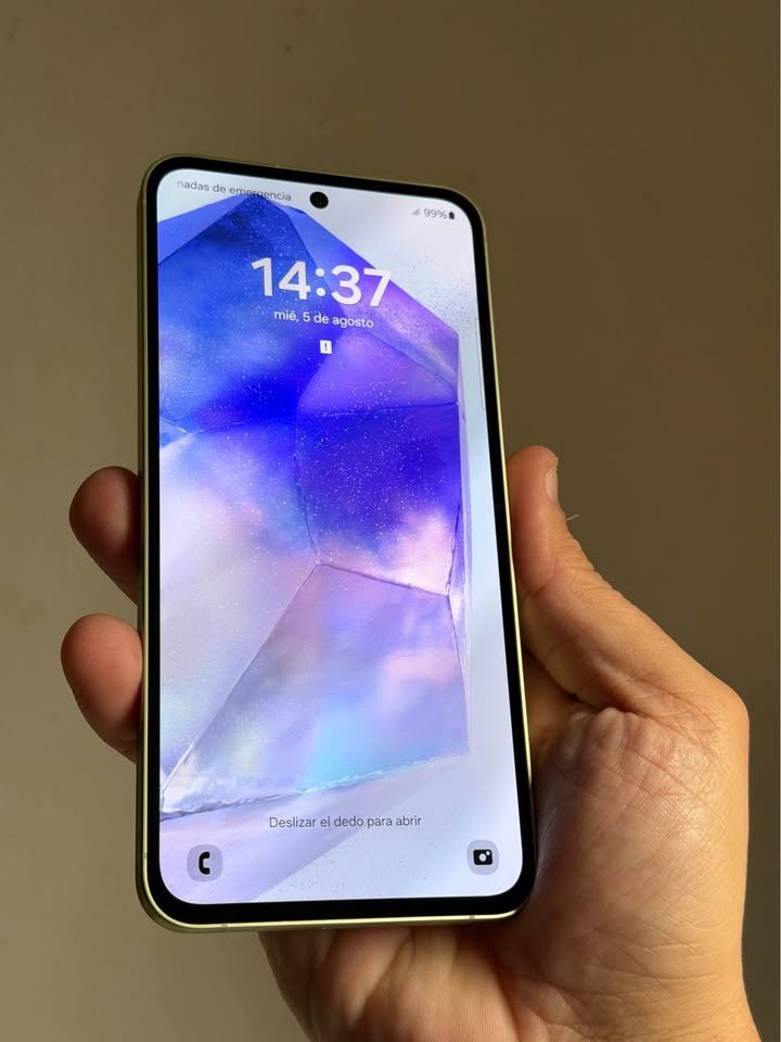 Vendo Samsung A55 libre 5G 128gb 8ram , IMPECABLE, NO PERMUTO , COMPLETO