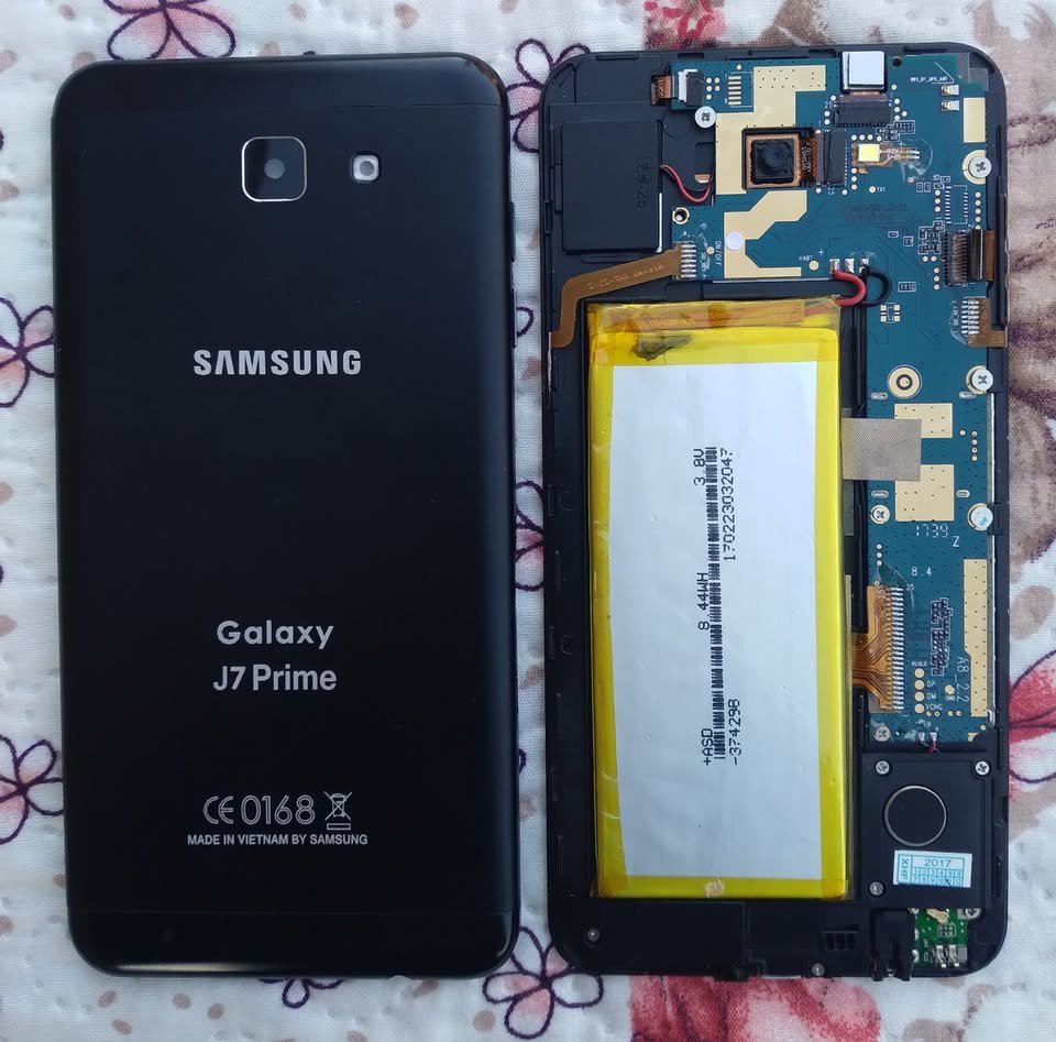 Samsung Galaxy J7 Prime en oferta (hay que cambiarle el socalo del modulo)