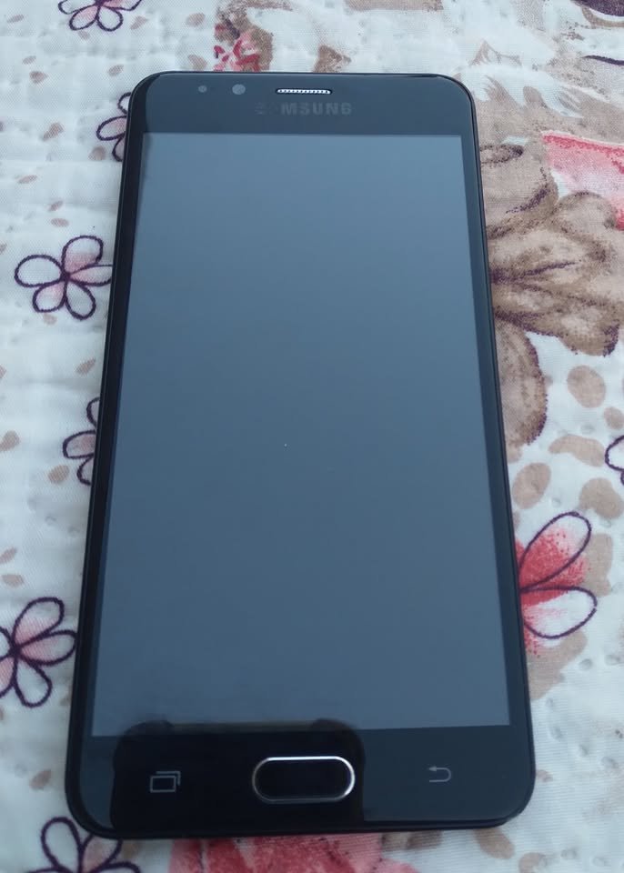 Samsung Galaxy J7 Prime en oferta (hay que cambiarle el socalo del modulo)